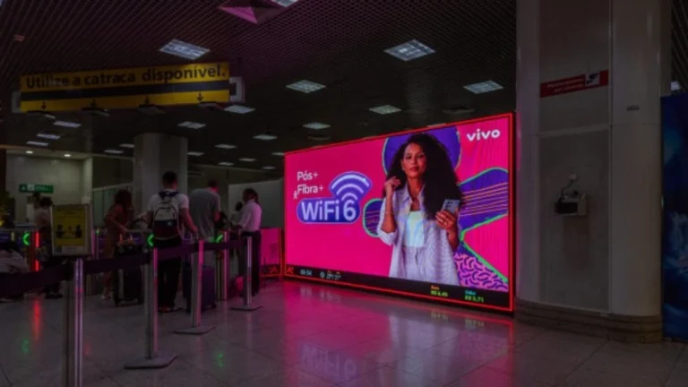Mídia DOOH: como criar campanhas mais dinâmicas nas cidades
