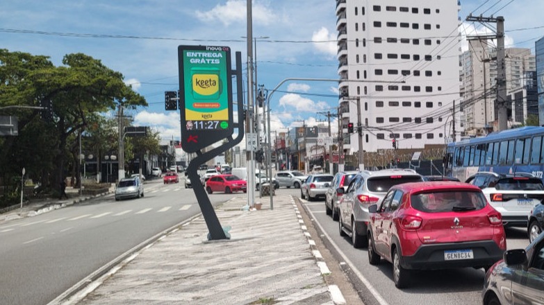 Mídia em Relógios de Rua Kallas Mídia OOH