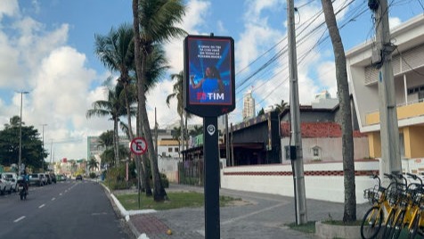 Mídia em Ponto de Parada Kallas Mídia OOH