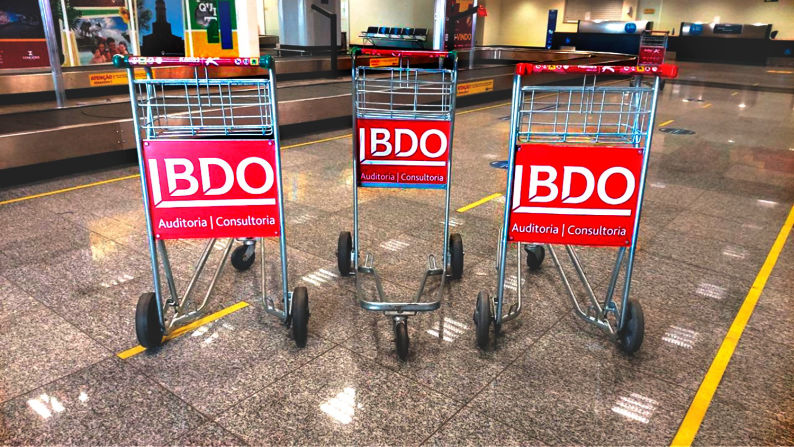 Mídia em Carrinhos Kallas Mídia OOH