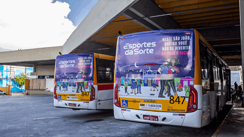 Mídia em Backbus Kallas Mídia OOH