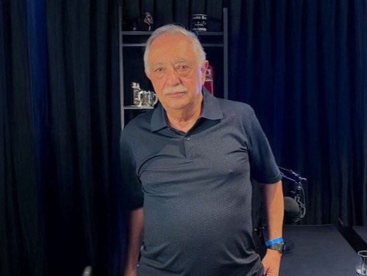 Dr. Kallas
